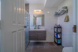 Flora Road (D17), Terrace #460375081